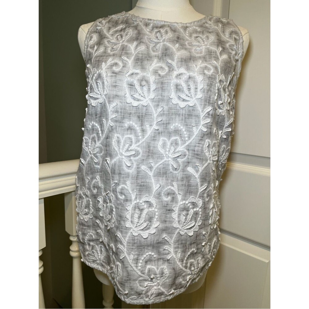 Gorgeous Gray & White Floral Swirl Embroidered Sleeveless Tank Top Italian